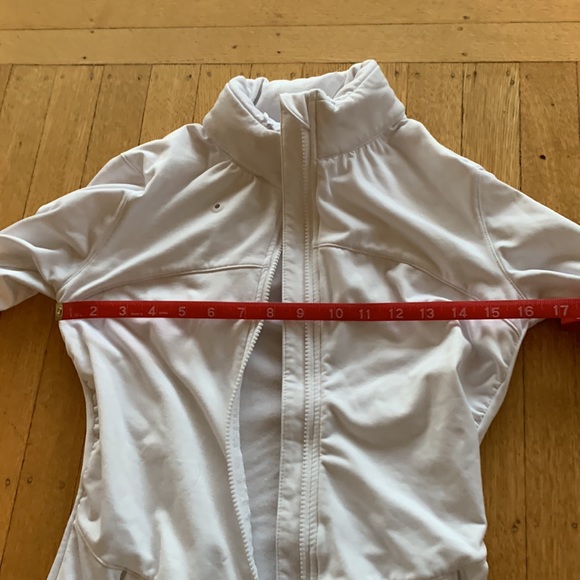 Like New Fabletics Kira Performance Jacket - Picture 8 of 11